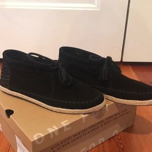 Tom’s desert suede Palmera Chukka Bootie size 8.5